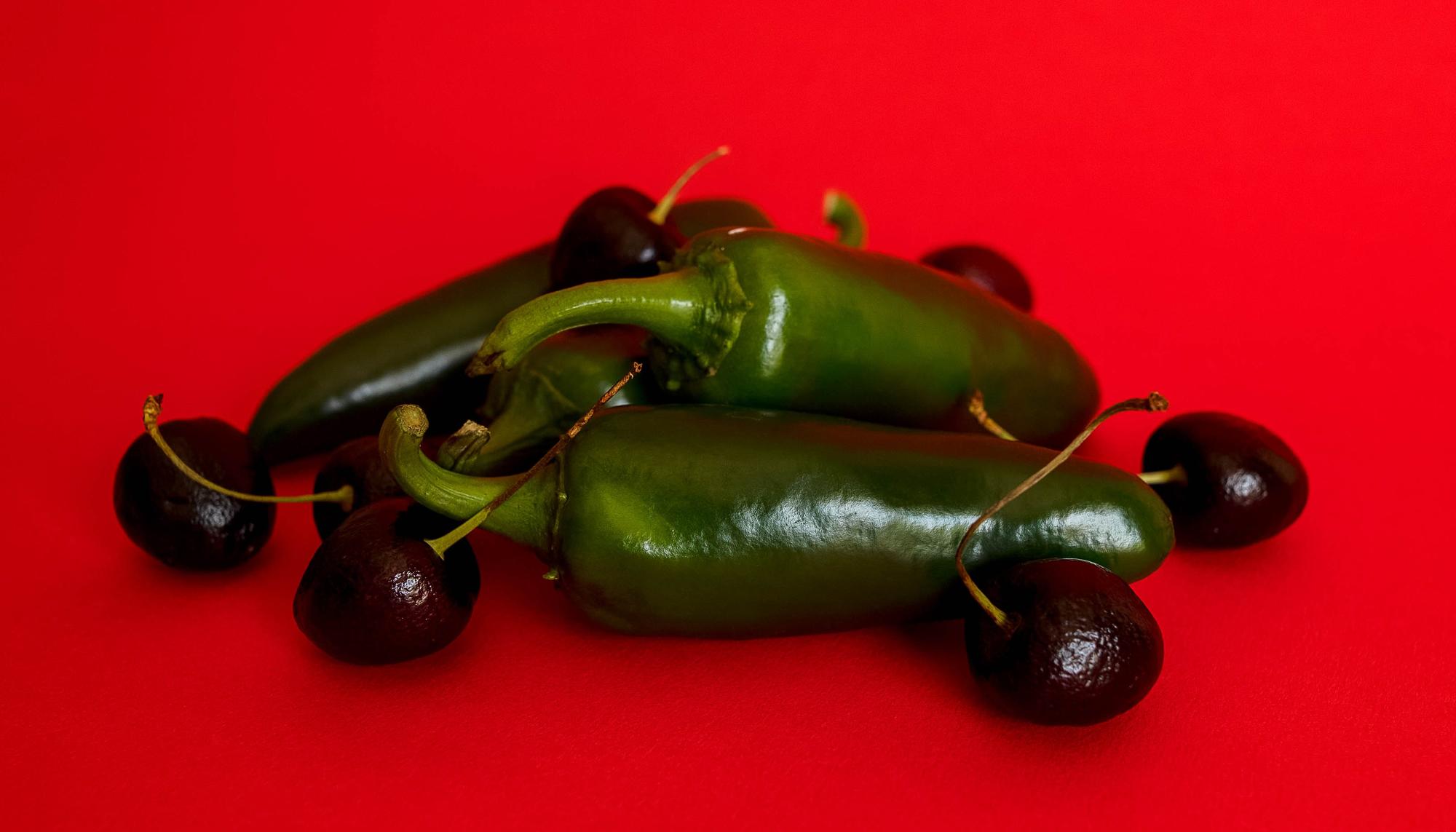 Pimientos y cerezas